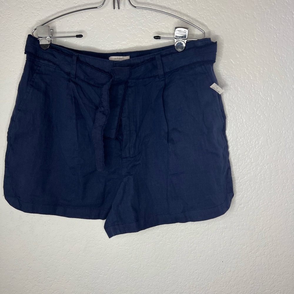 NWT Laura Ashley Linen Woman’s XL Shorts Blue Pleated Belted Lightweight